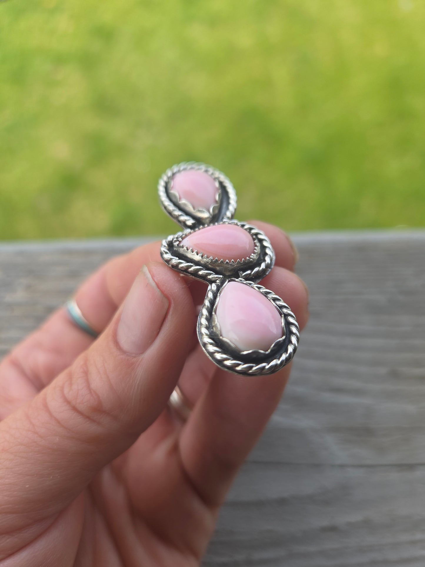 3 Stone Pink Conch adjustable size