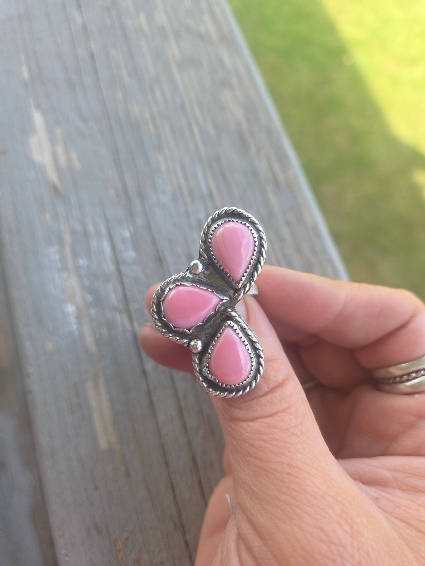 3 Stone Pink Conch Size 7.25