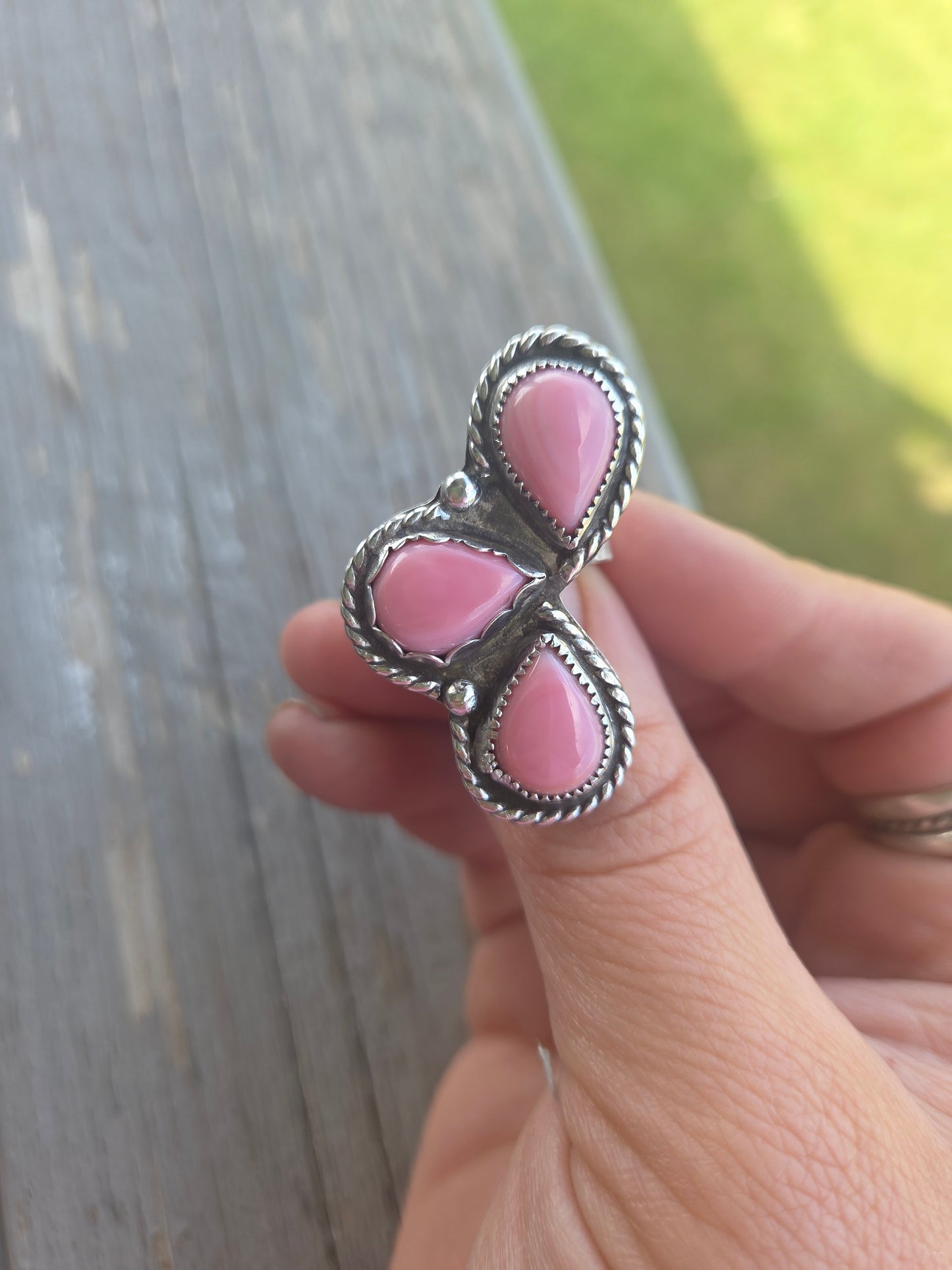 3 Stone Pink Conch Size 7.25