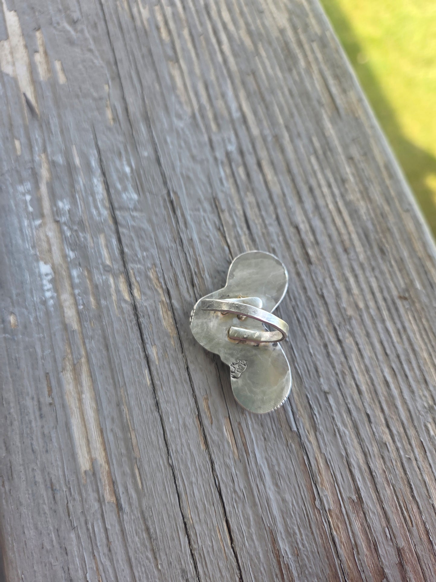 3 Stone Pink Conch Size 7.25