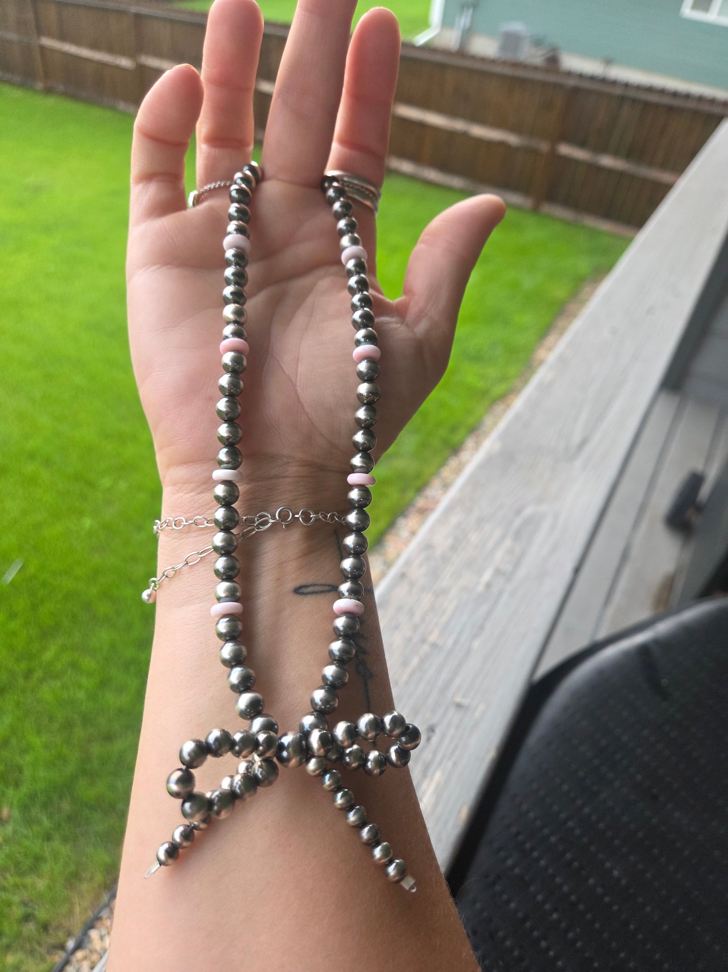 Bow Sterling Silver Navajo Style Pearls • Pink Conch.  16 inches