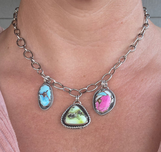 Choker Charm• Cotton Candy• Golden Hill• Palomino 16 inches