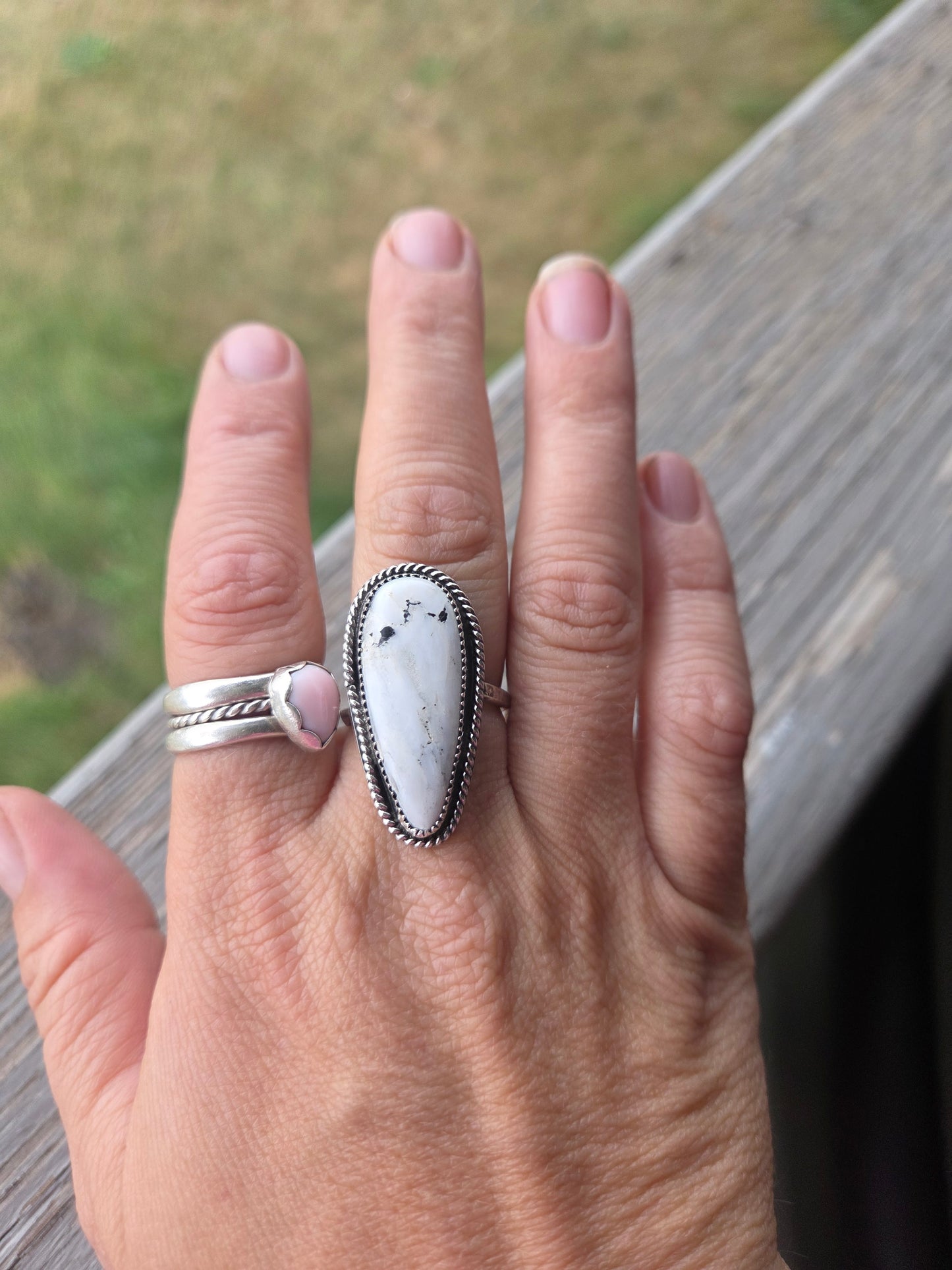 White Buffalo • Sterling Silver Size 7.5