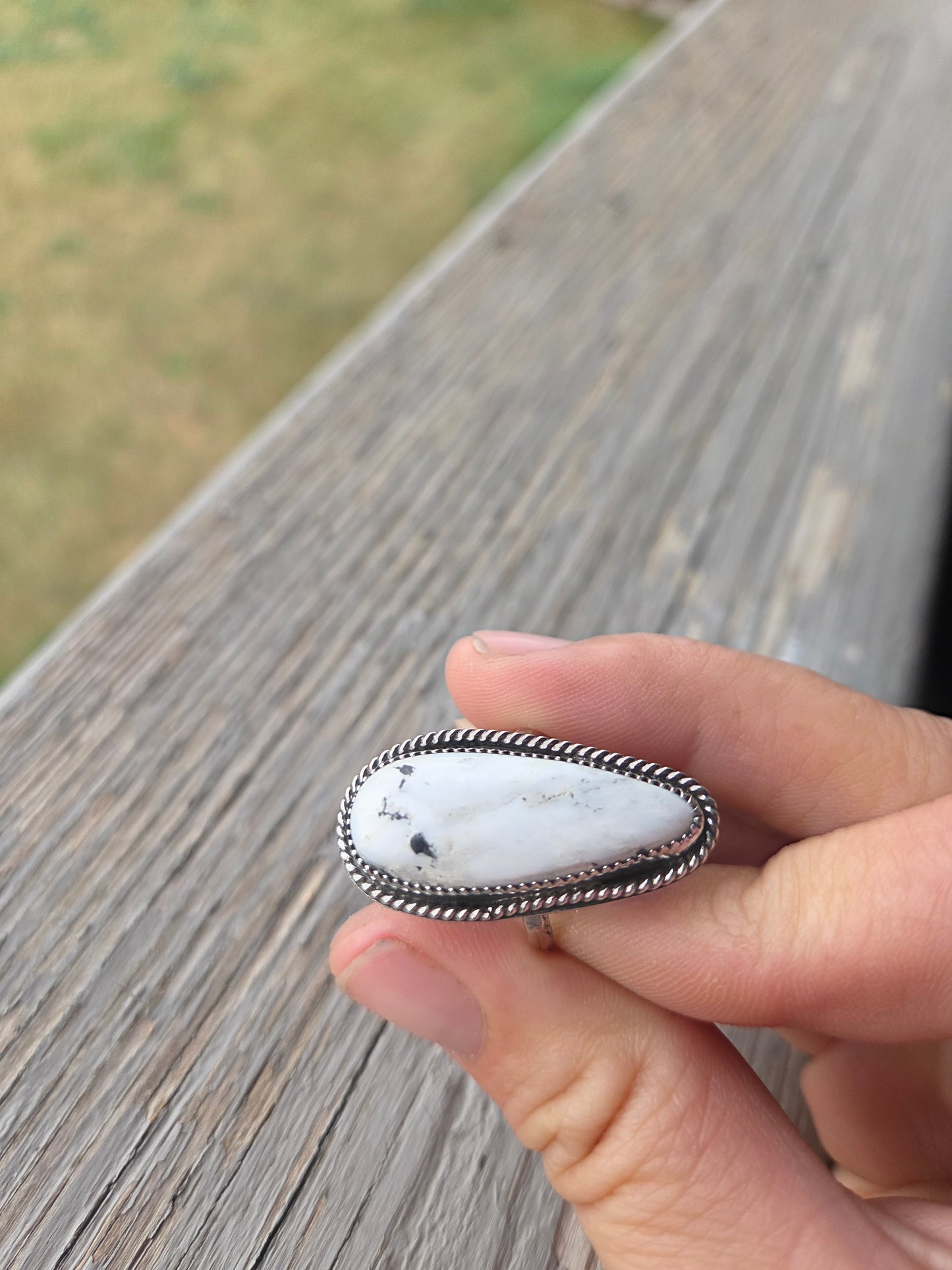 White Buffalo • Sterling Silver Size 7.5