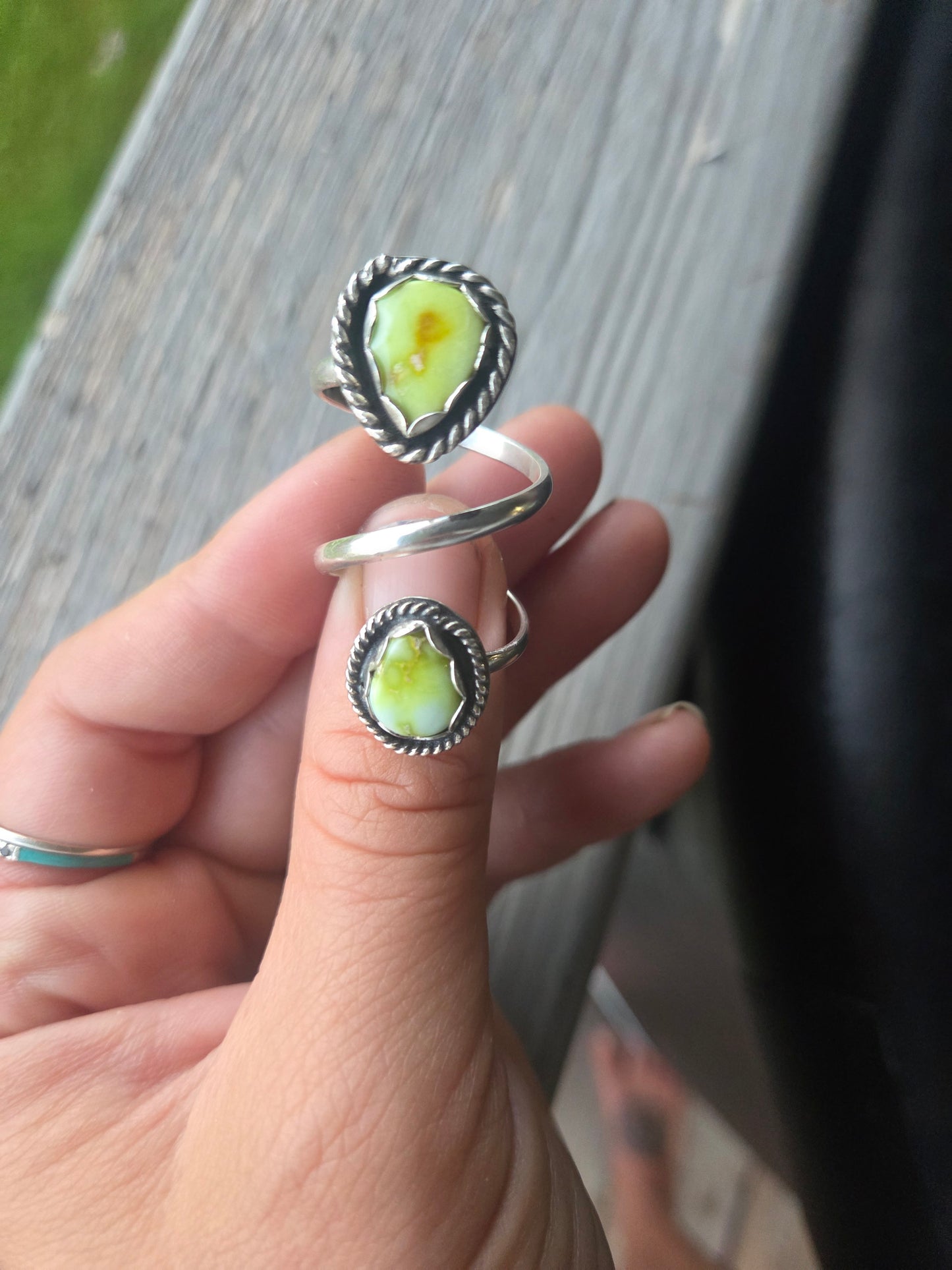 Two Stone Palomino. Adjustable