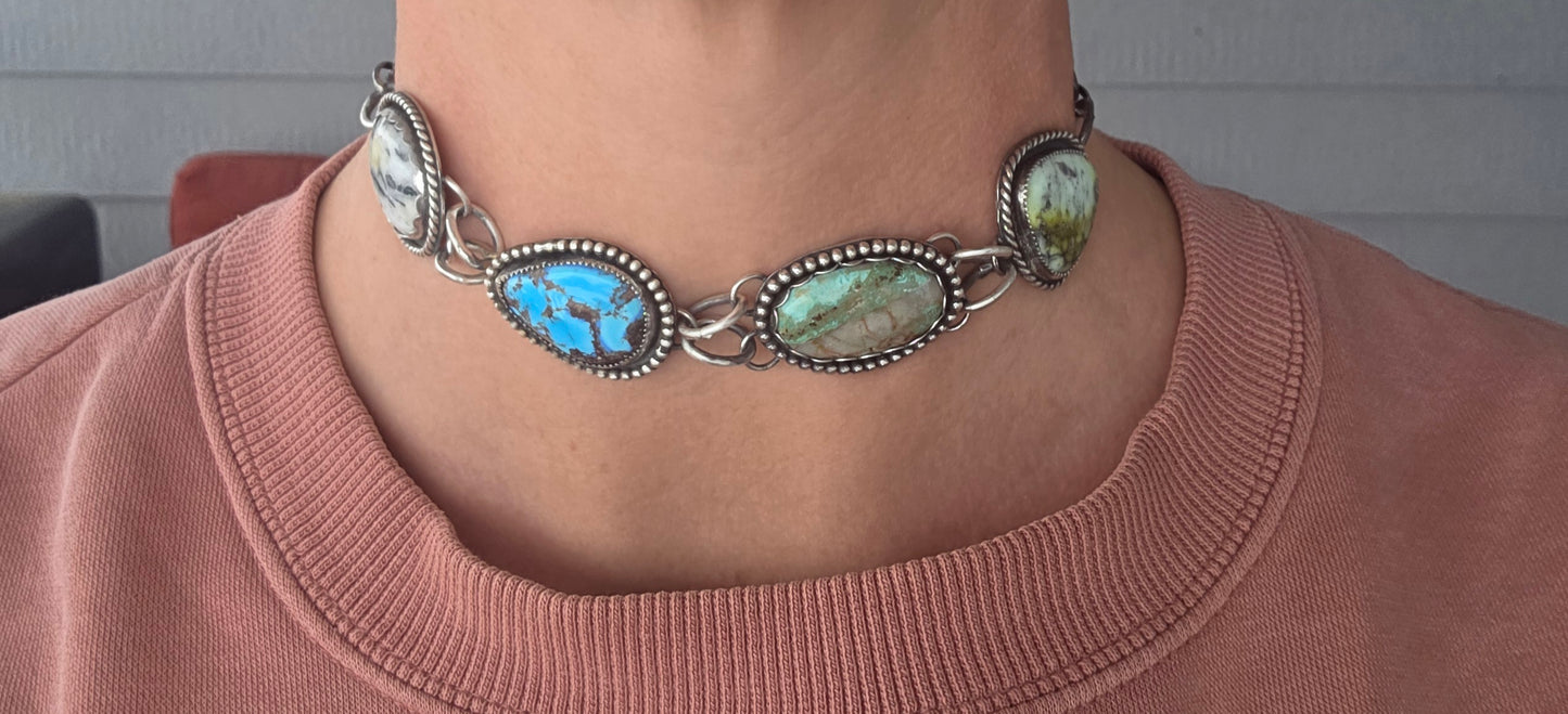 Choker• Golden Hills• Palomino • Boulder Turquoise• White Buffalo • Adjustable up to 15 inches. There is a small Crack in the bolder stone.