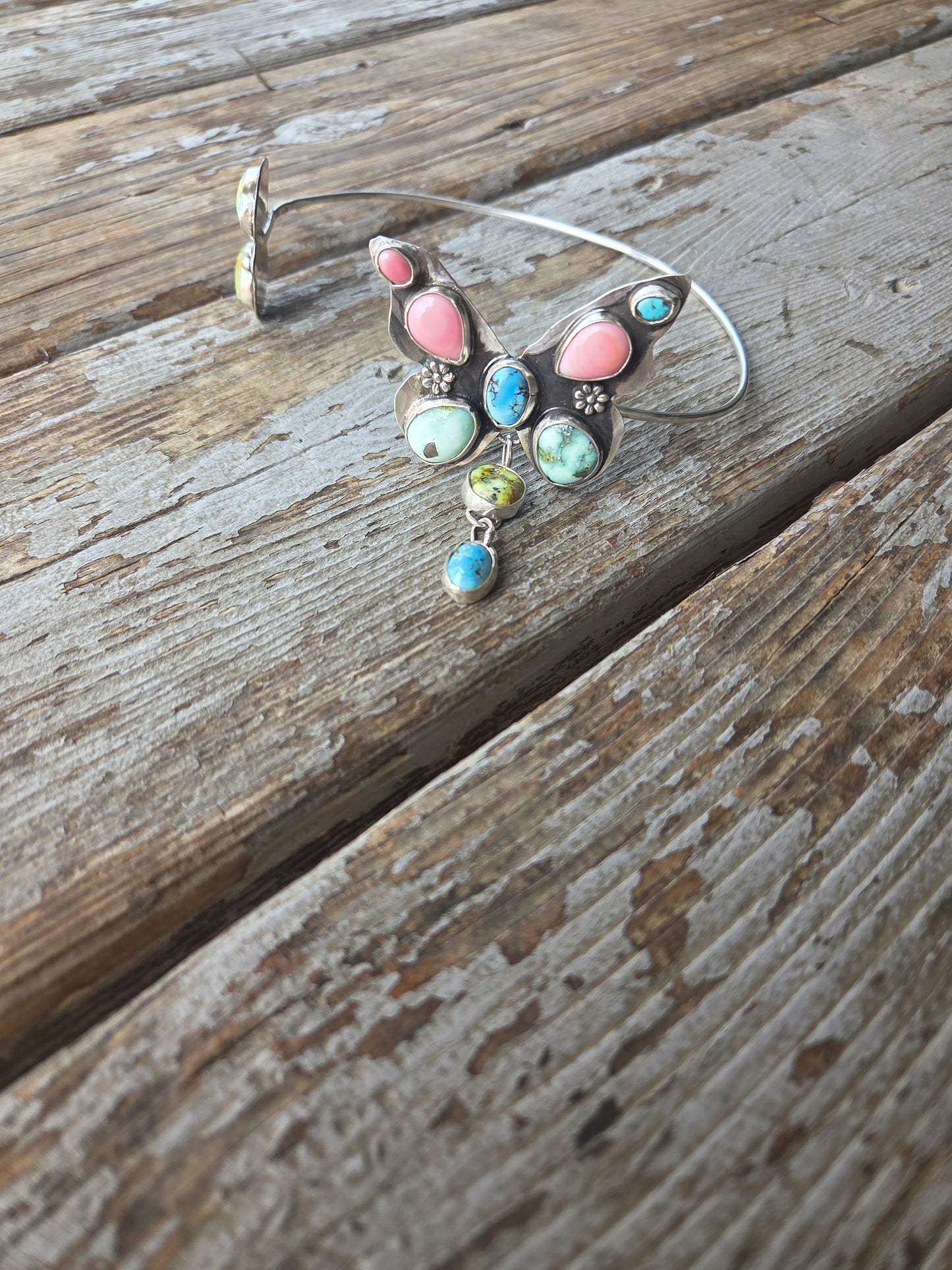 ButterFly Wire Neck Cuff