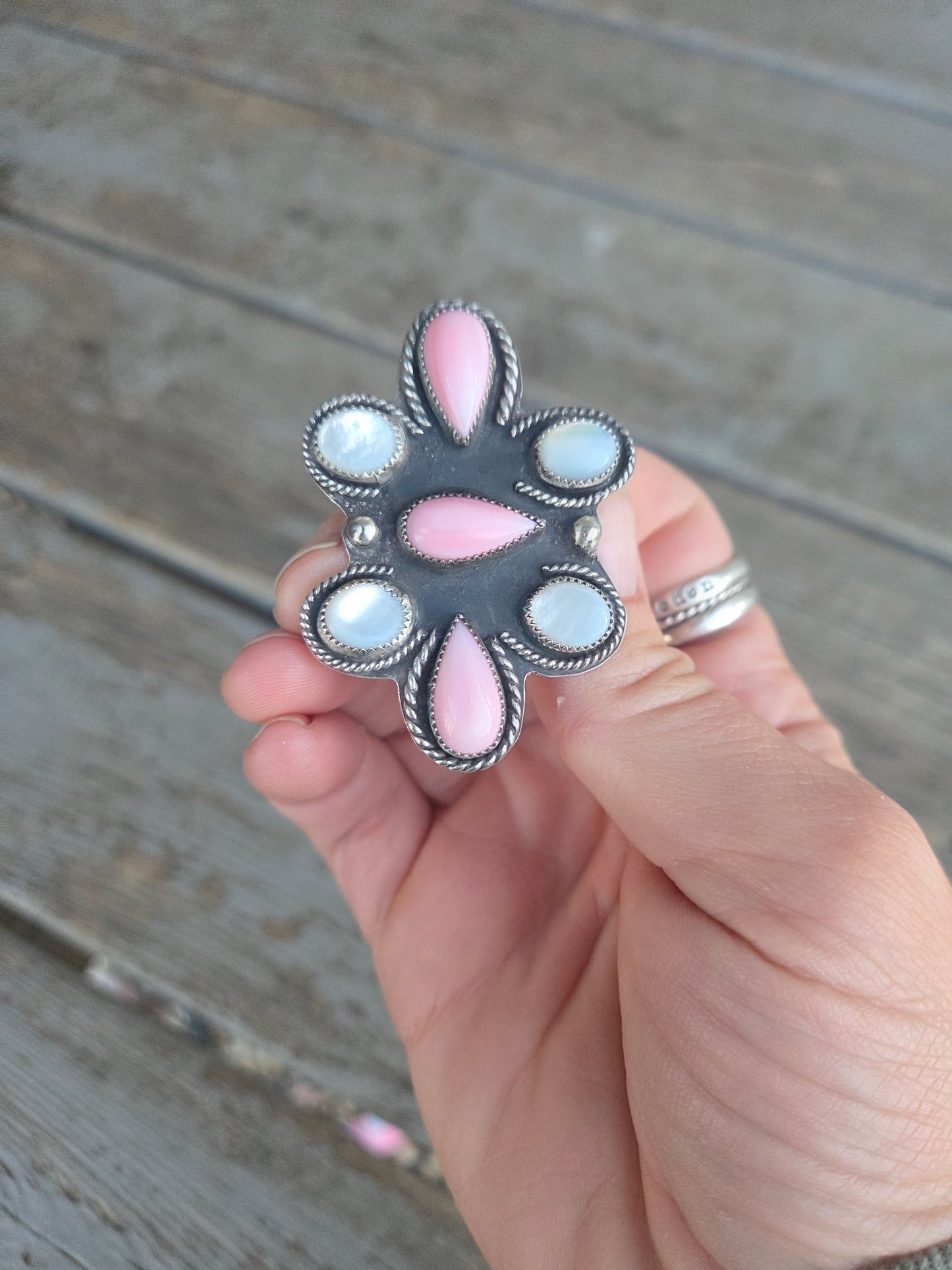 Pink Conch • Mother of Pearl • Size 8 3/4