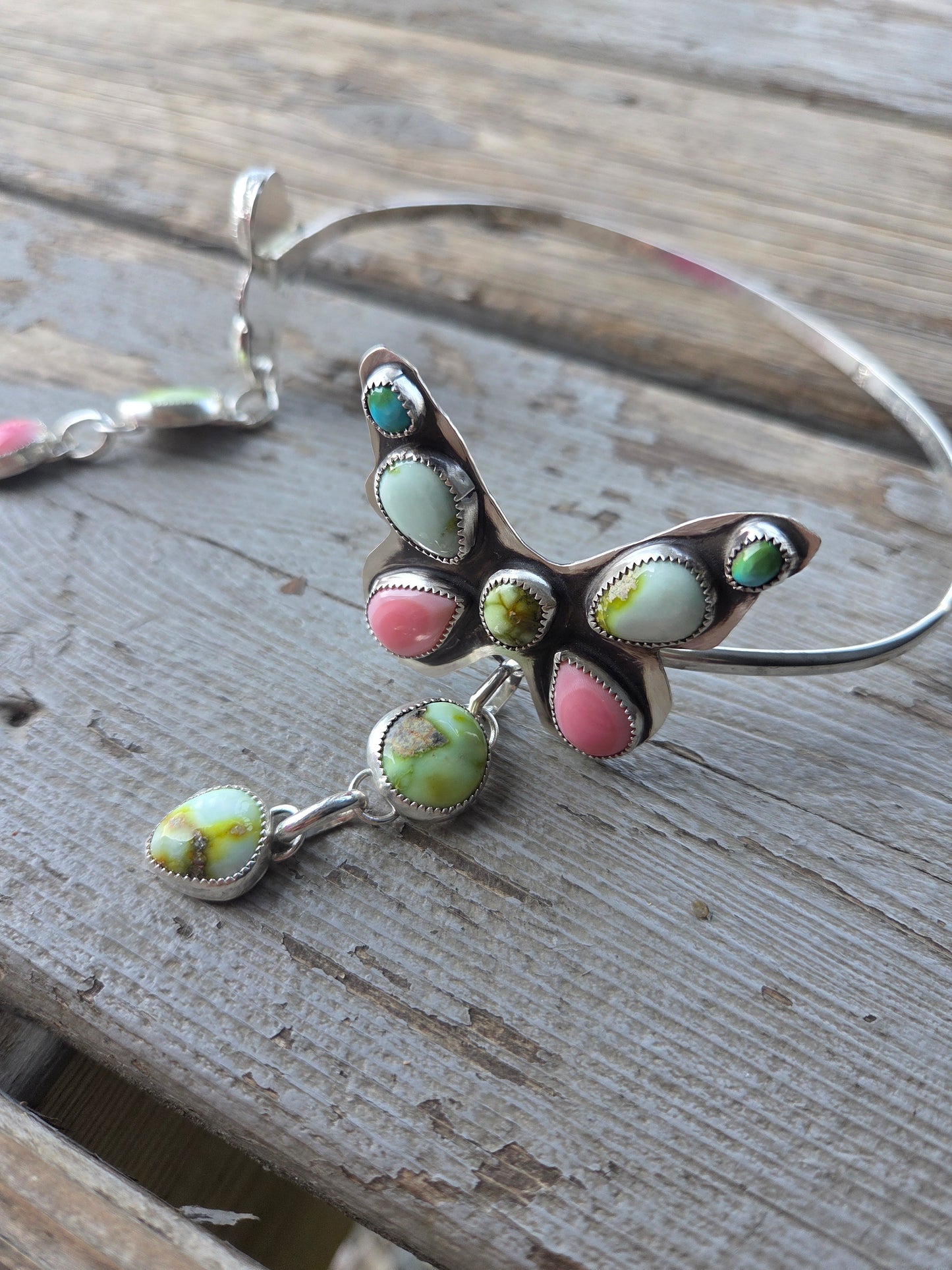 ButterFly Wire Neck Cuff