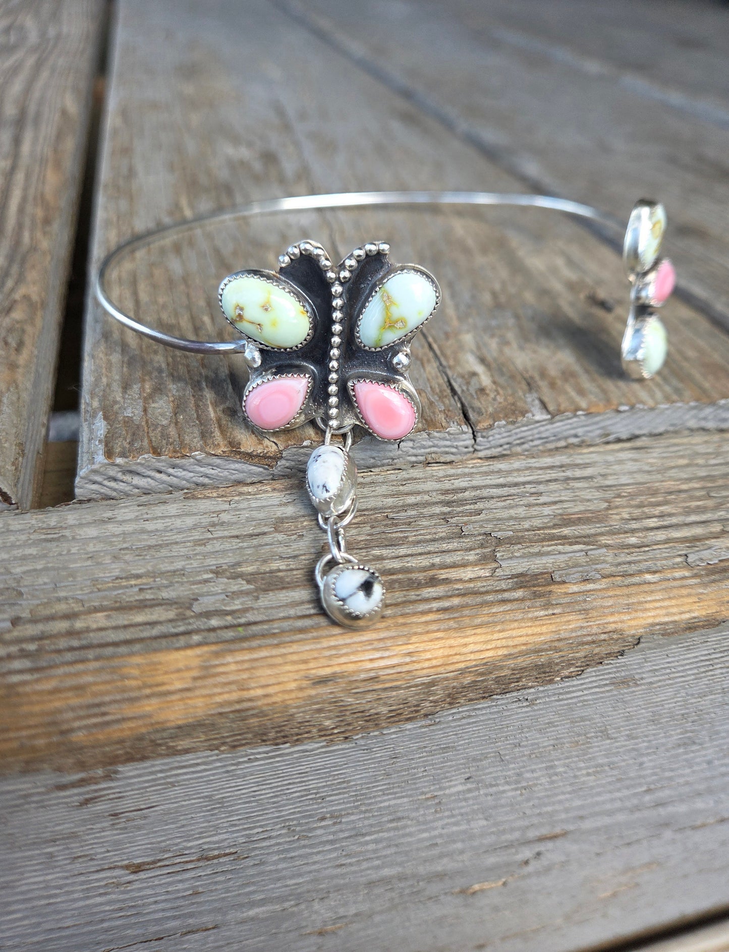 ButterFly Wire Neck Cuff