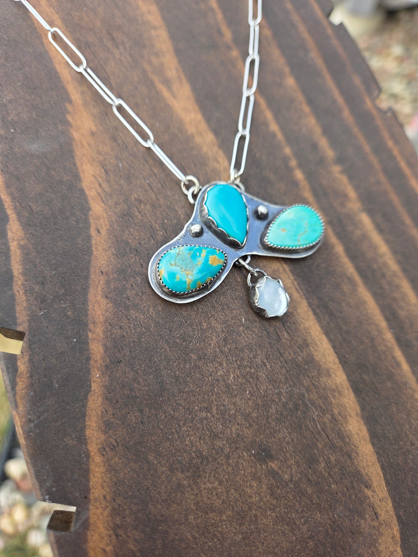 Chilean Turquoise & Mother of Pearl 17 inches-can be adjusted shorter