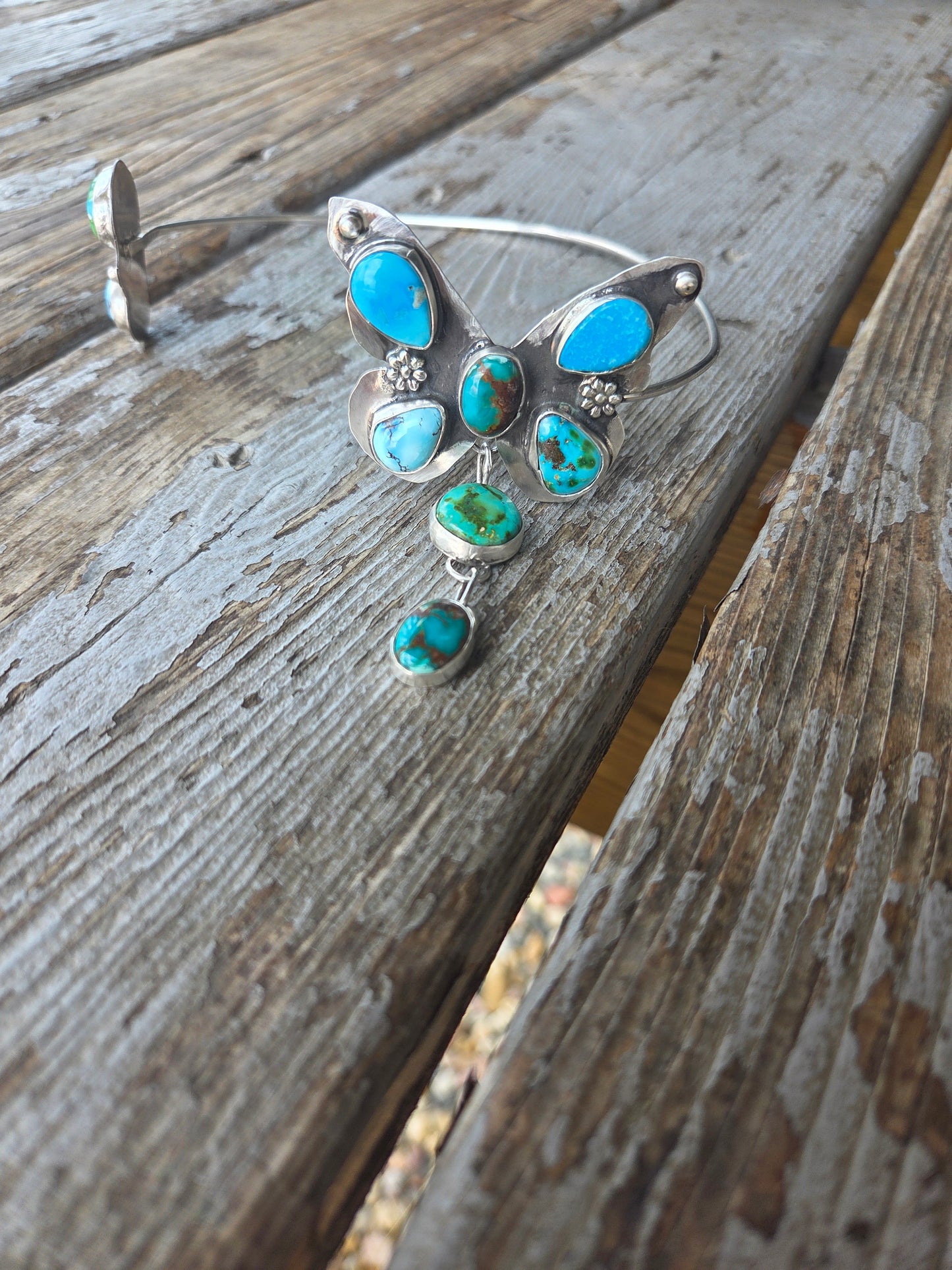 ButterFly Wire Neck Cuff