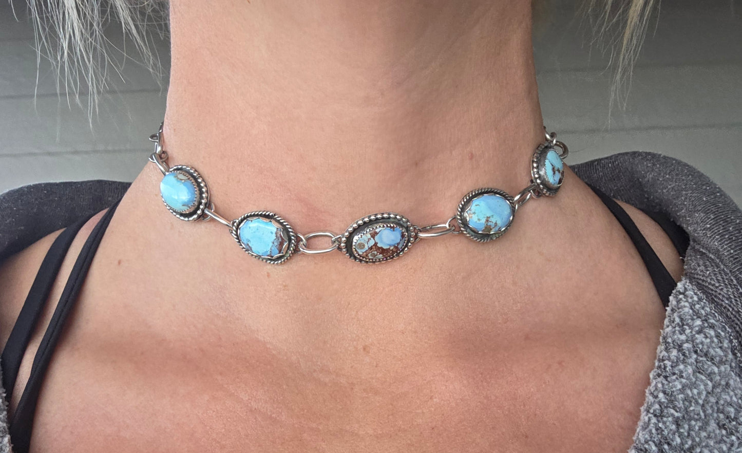 Golden Hills • Adjustable up to 15.5 inches