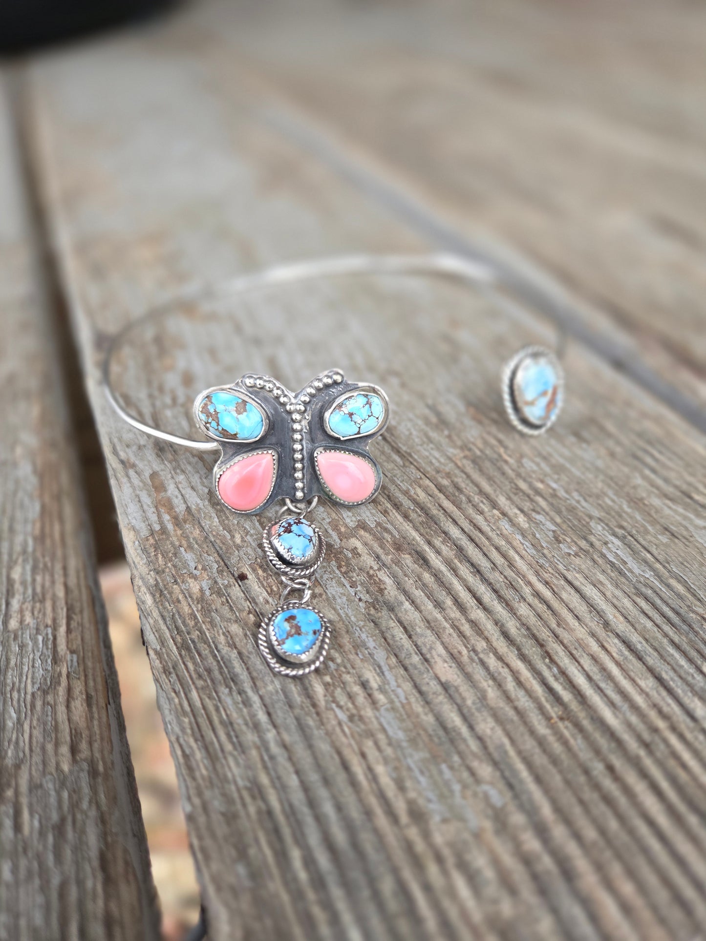 ButterFly Wire Neck Cuff