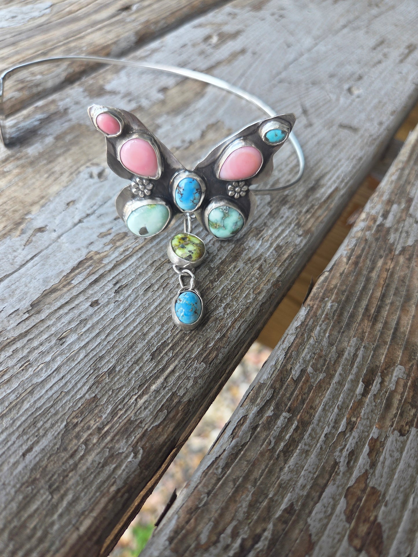 ButterFly Wire Neck Cuff