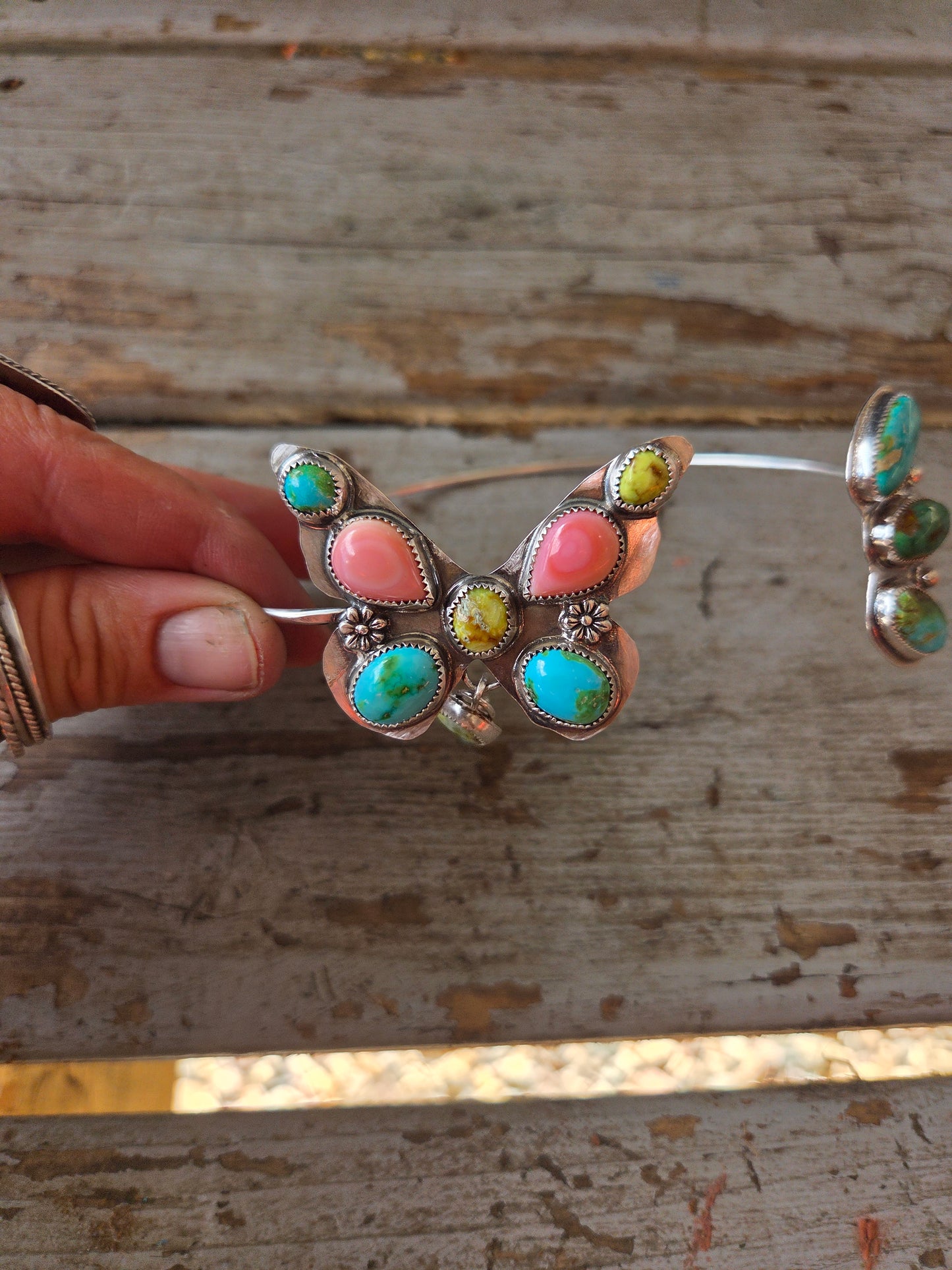 ButterFly Wire Neck Cuff