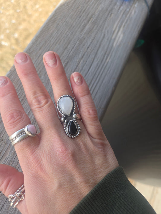 Black Onyx & Moonstone Size 7