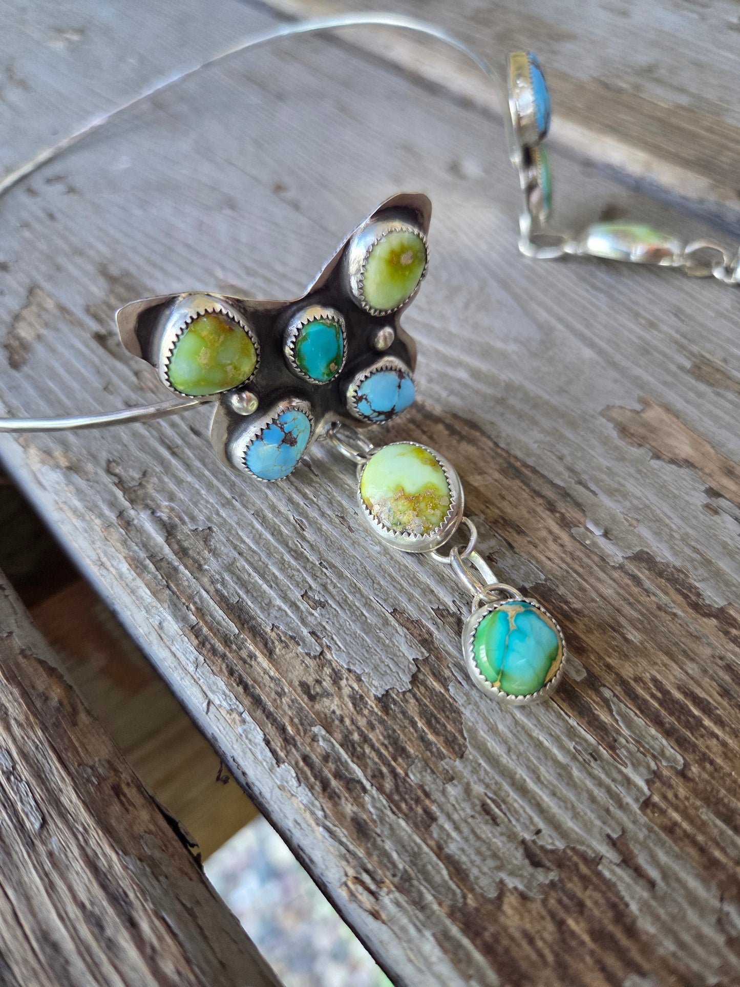 ButterFly Wire Neck Cuff