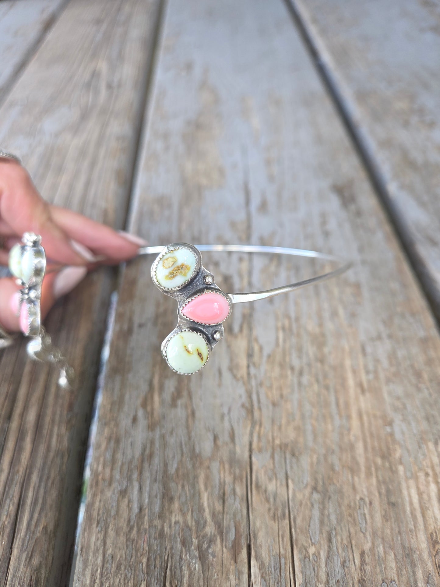 ButterFly Wire Neck Cuff