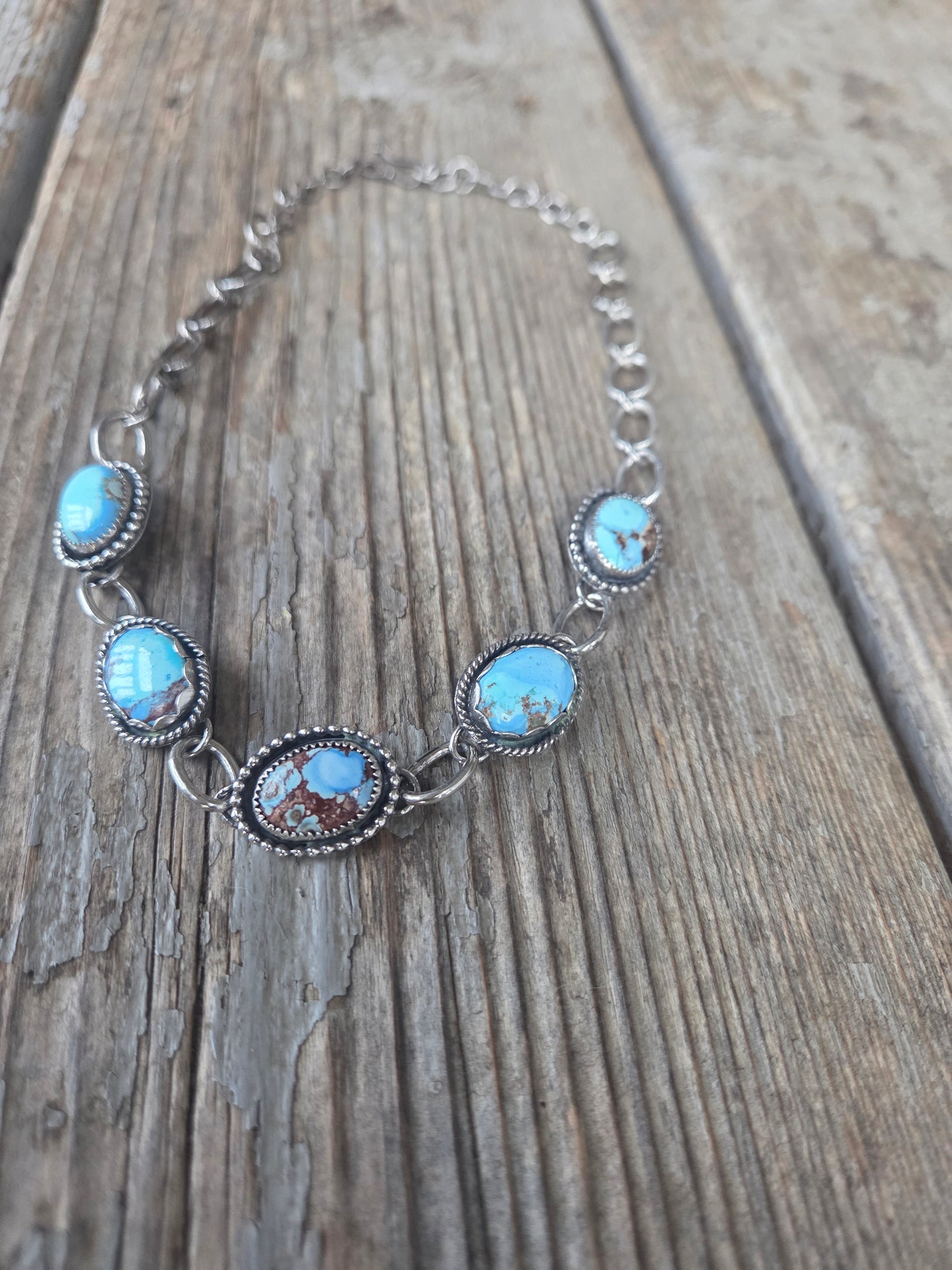 Golden Hills • Adjustable up to 15.5 inches