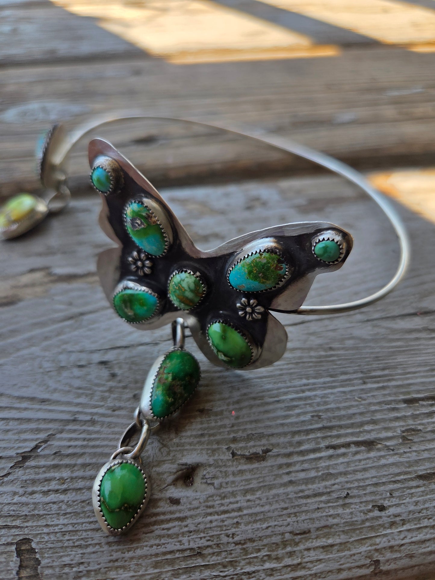 ButterFly Wire Neck Cuff