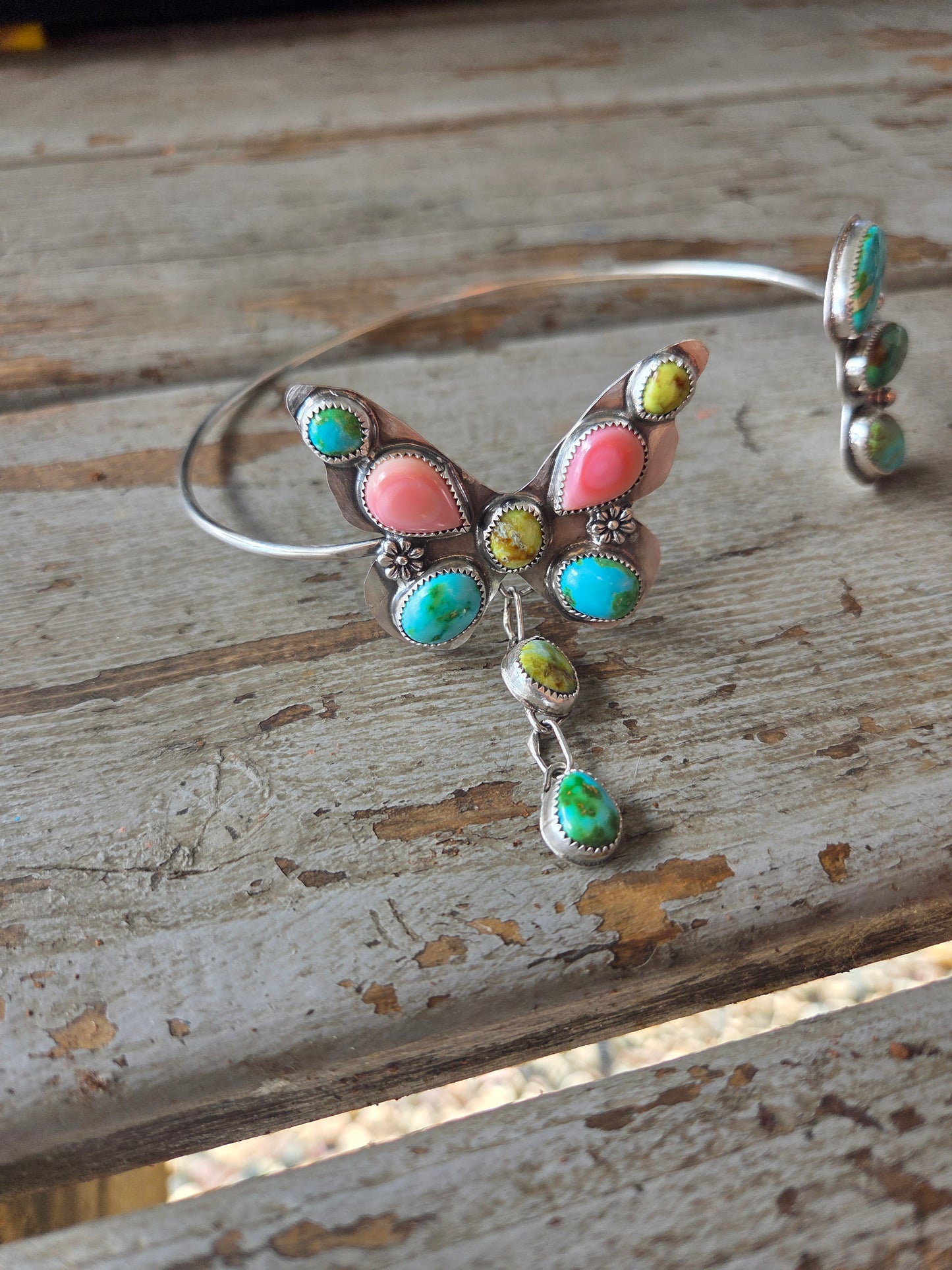 ButterFly Wire Neck Cuff
