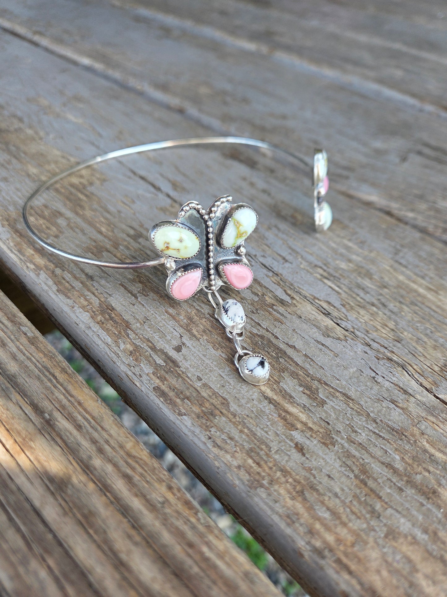 ButterFly Wire Neck Cuff