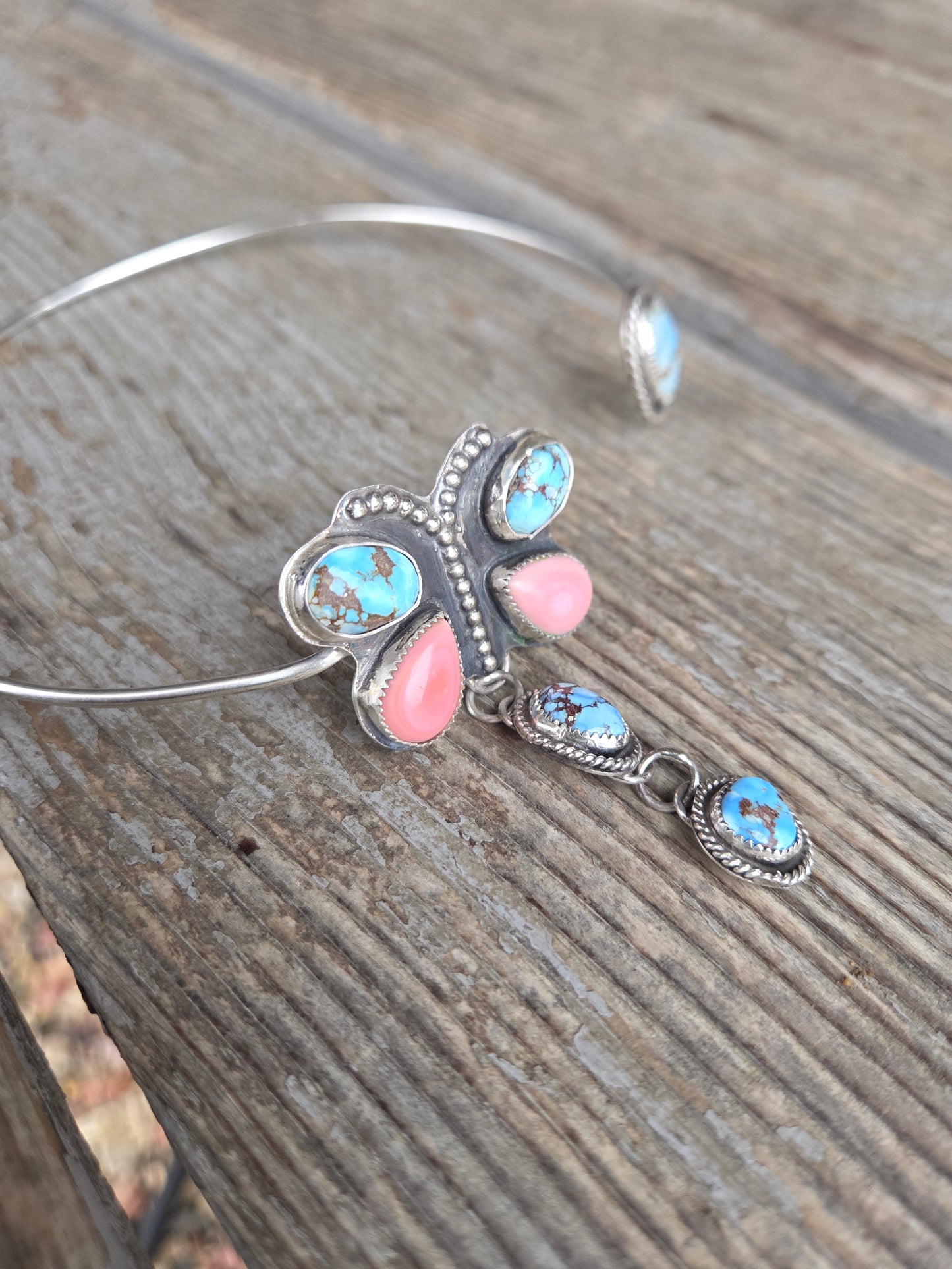 ButterFly Wire Neck Cuff