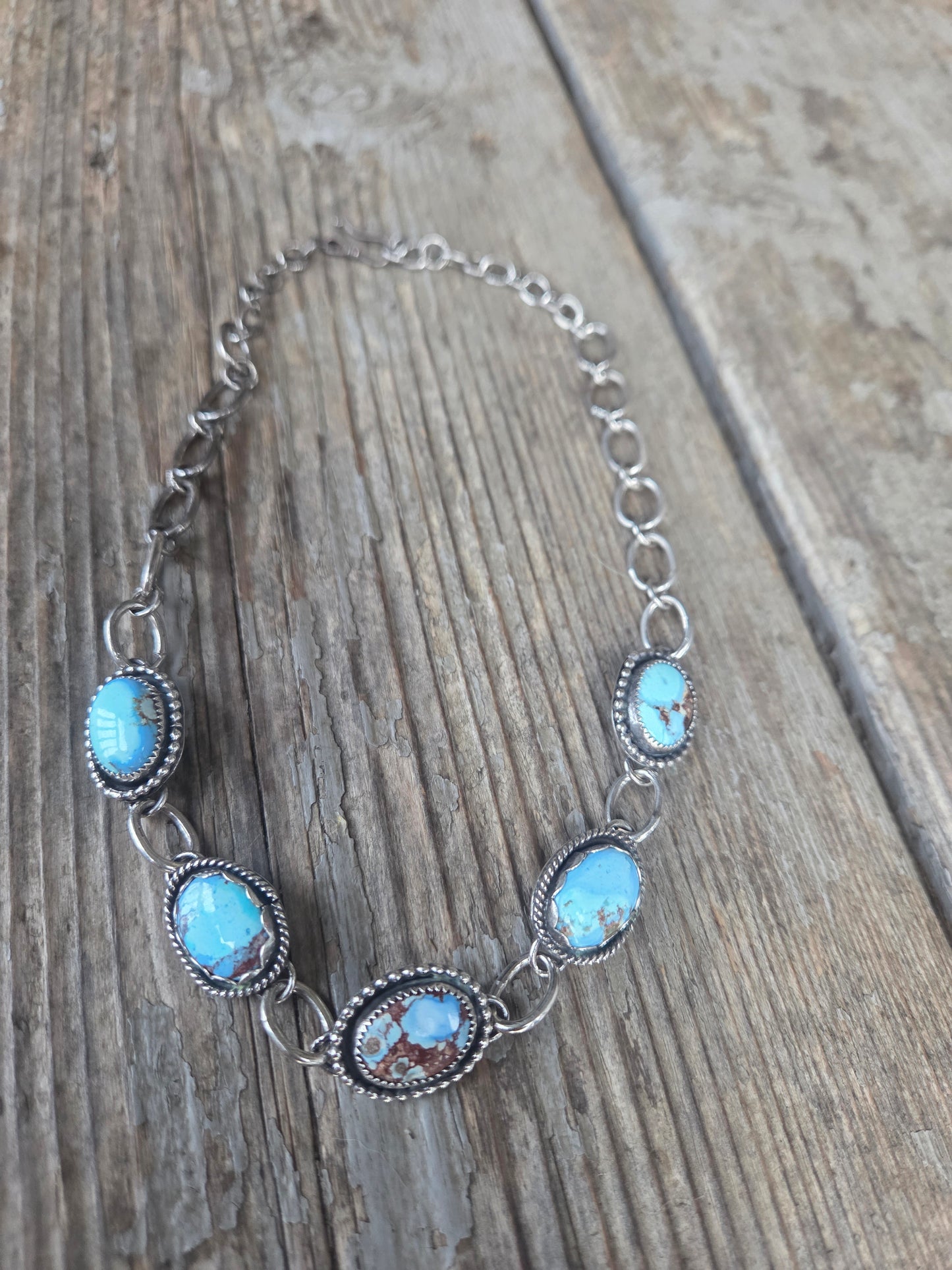 Golden Hills • Adjustable up to 15.5 inches