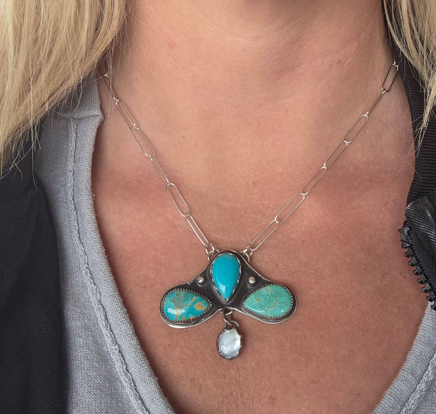 Chilean Turquoise & Mother of Pearl 17 inches-can be adjusted shorter