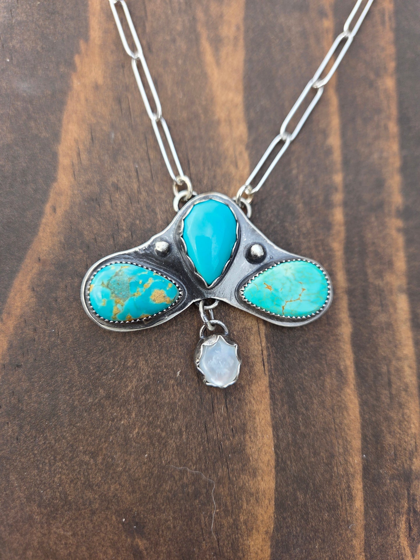 Chilean Turquoise & Mother of Pearl 17 inches-can be adjusted shorter