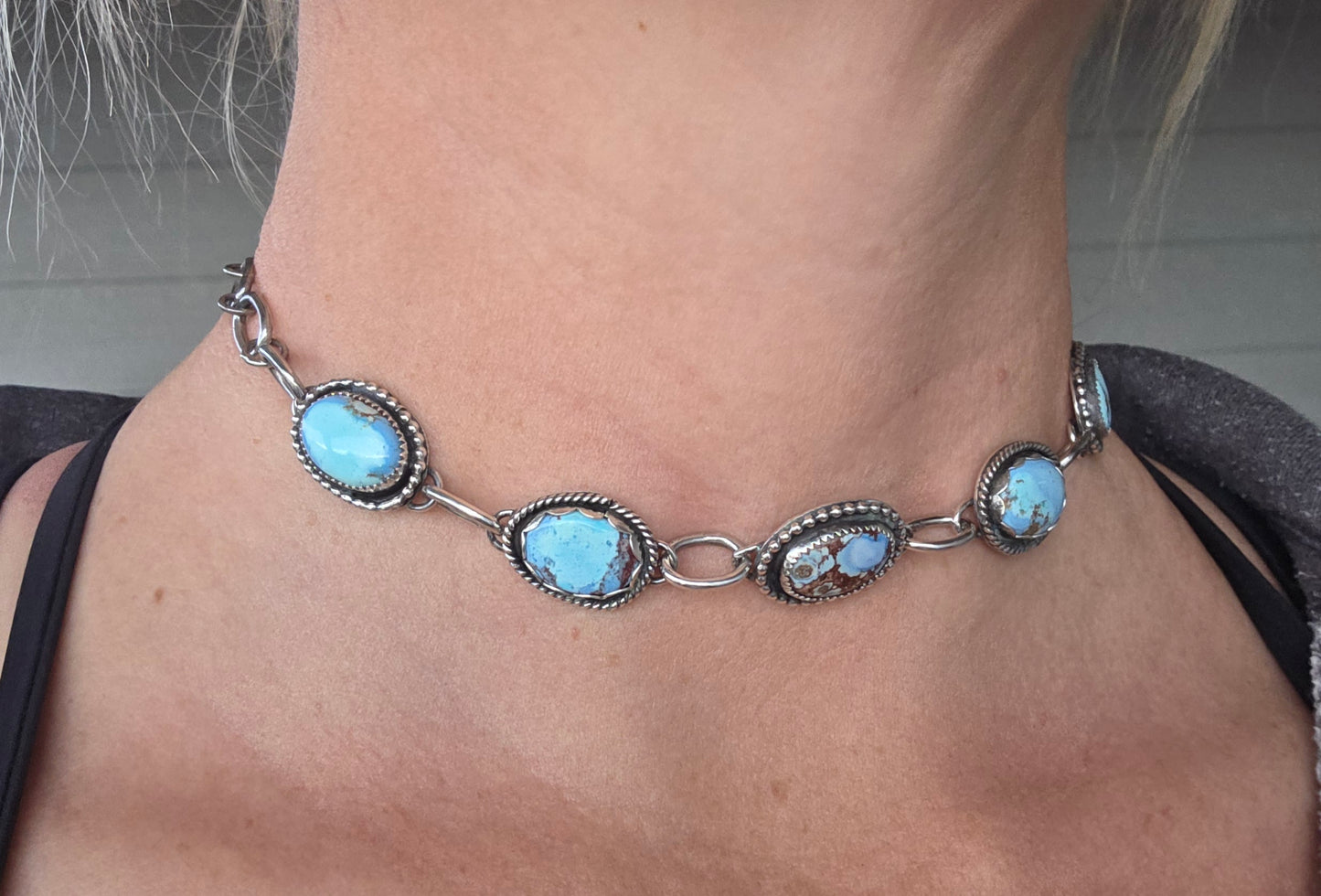 Golden Hills • Adjustable up to 15.5 inches