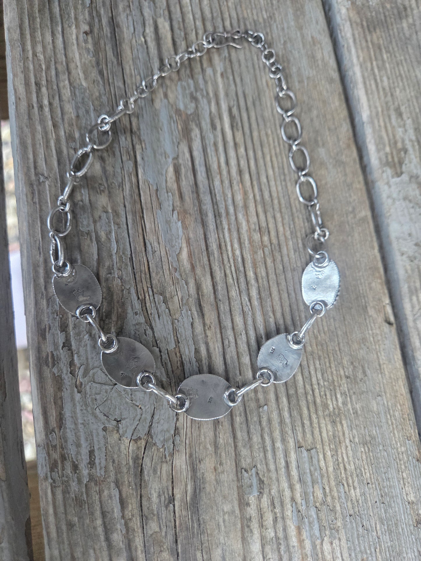 Golden Hills • Adjustable up to 15.5 inches